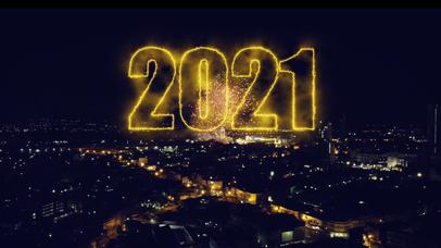 4K超清 窗前雨中的2021