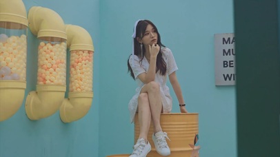 我在天台上拍了一位偶像小姐姐