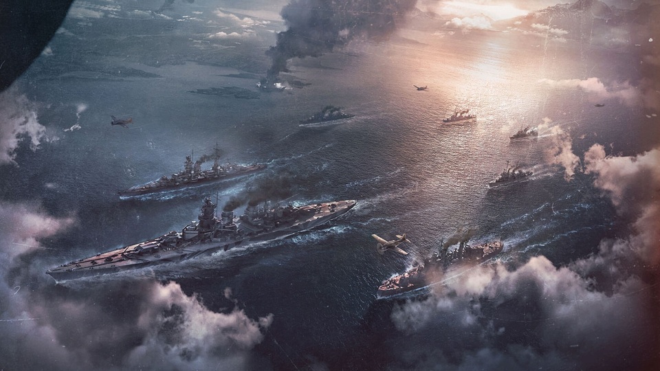 高空俯视海面战场，多艘军舰破浪航行，数架老式战机穿梭云端
