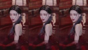 红酒浴的女友