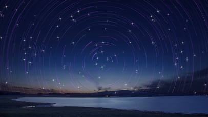 夜空辽阔望星轨，圆形轨迹韵无穷
