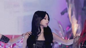 Karina柳智敏黑色背带裙1