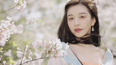 微笑的古装美女