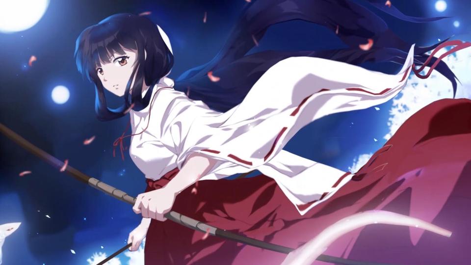 深蓝色月夜星空间，身着白上衣红袴的黑发巫女桔梗手持弓箭伫立，长发随风扬起，空中飘散红色花瓣。