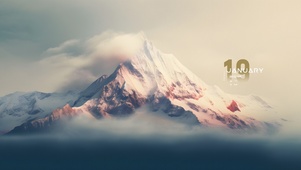 云雾环绕雪山