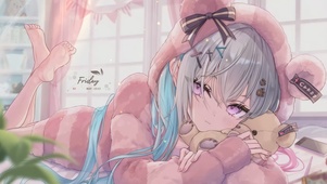 萌系床上玩偶服少女