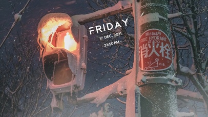 暴风雪下的红绿灯