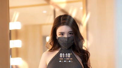 4K戴口罩的美少女