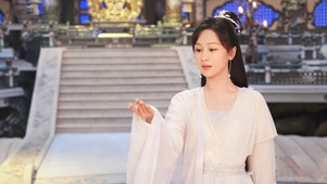 杨紫颜淡