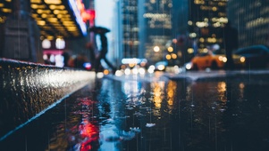 寂寞雨夜