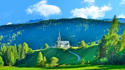 4K阳光森林小屋