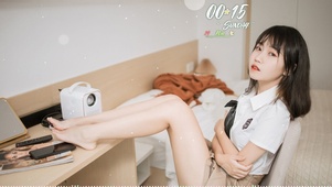 短发JK美女