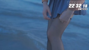 cos麻衣学姐 性感黑丝海边 