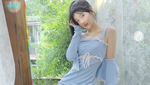 蓝裙子小姐姐