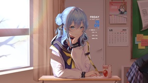 教室蓝发少女