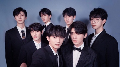 TNT 全员西装LOOK