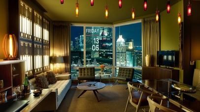 客厅外的城市夜景