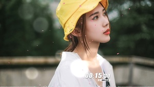 户外清纯好看小姐姐