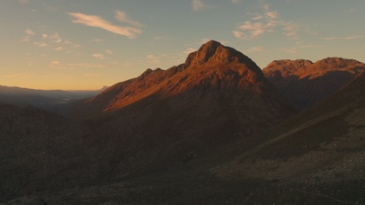 4k夕阳岩石与山峰