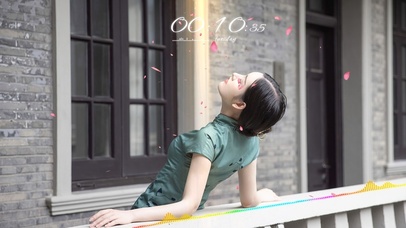 走廊的优雅旗袍美女