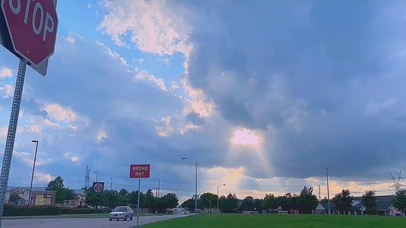 太阳藏进了云里