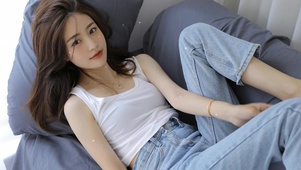 清纯居家美女