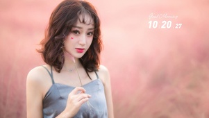 唯美花田里的美女