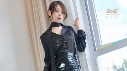 窗户边的清纯女神