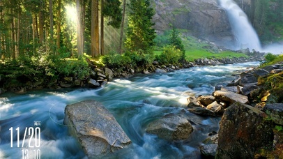 密林中飞瀑溪流一缕阳光