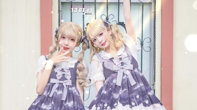 2个闺蜜的真人cos装