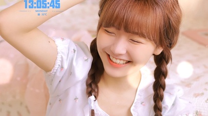 清纯可爱双马尾女孩