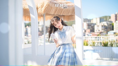 笑容治愈的JK制服美女