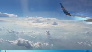蔚蓝天空