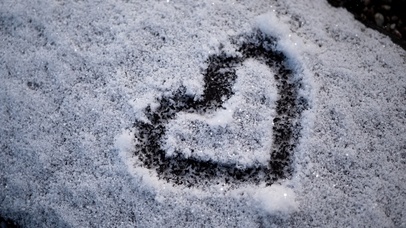 雪中爱心