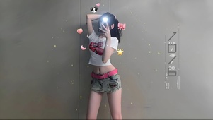 唯美清纯长腿美女