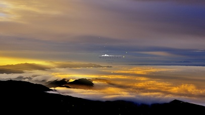 4k日落山巅云海