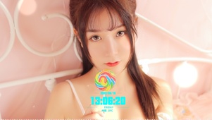 好看的壁纸-爱吃棒棒糖的美女