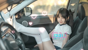 双马尾的大长腿美女