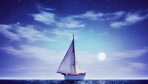 夜晚海上帆船