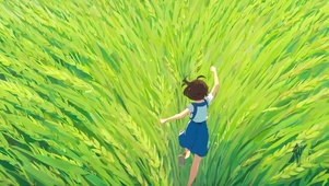 乡下绿麦田里奔跑的小女孩
