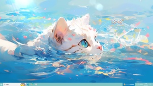 水中蓝瞳猫咪