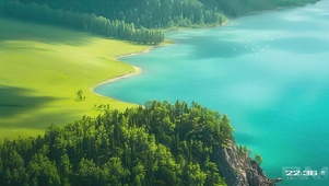 平静湖水