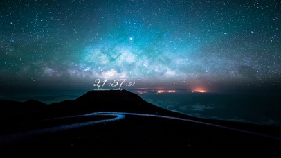 夜晚道路上的星空