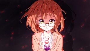 眼镜短发女孩