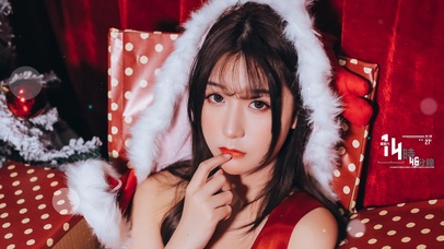 清纯圣诞装美女