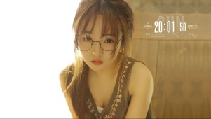 清纯眼镜美女
