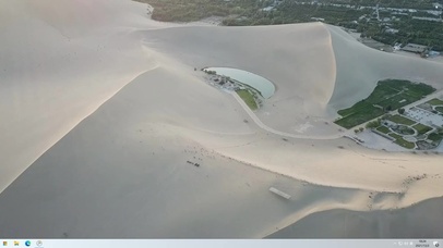 腾格里沙漠鸣沙山月牙泉