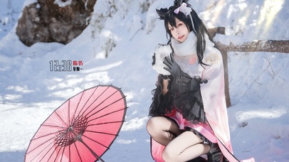 雪地性感清纯美女