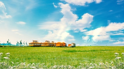 4k 清新蓝天草地小屋