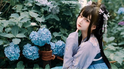 院子里的古风cos小姐姐